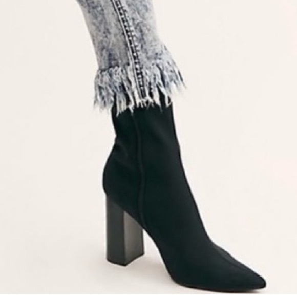 FREE PEOPLE FRAYED RAW HEM ACID WASH Women's Distressed Blue Jeans 30 - Picture 2 of 9